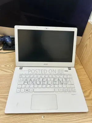 Acer Aspire V3-331 Laptop