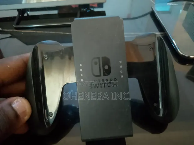 Nintendo Switch Joy-Con Holder - 1