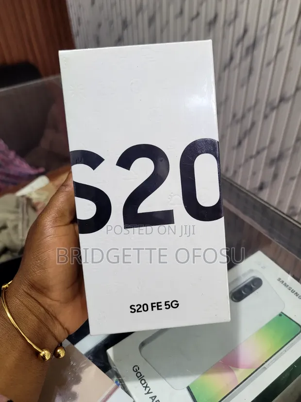 New Samsung Galaxy S20 FE 5G 128GB Black - 1