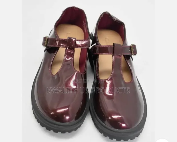 Old Navy Girls Strap Sandals - Size 30, 32 - 1