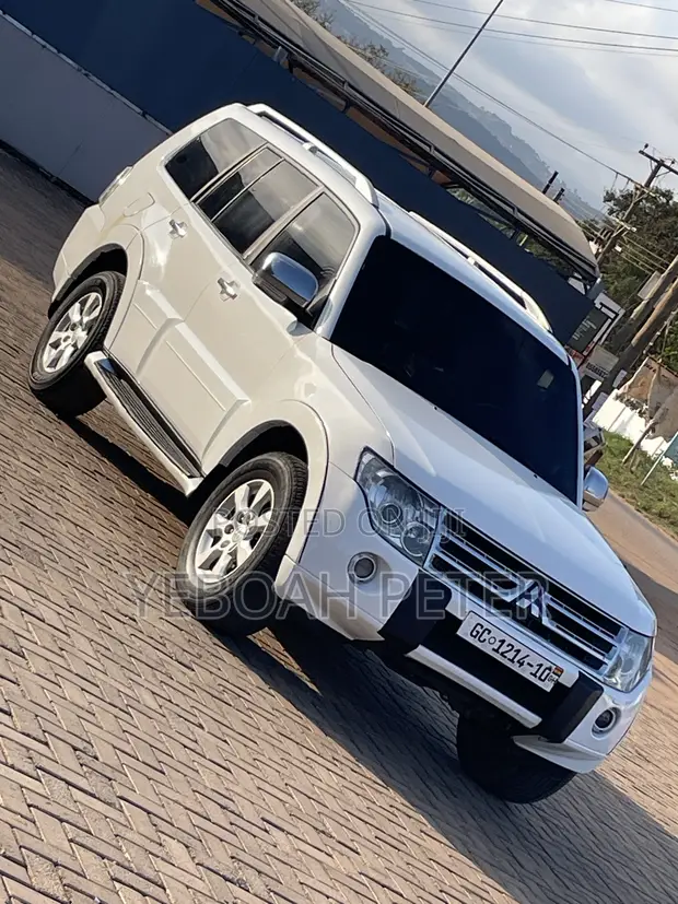 Mitsubishi Pajero 2010 White - 1