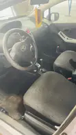 Toyota Vitz 1.0 FWD 3dr 2010 Silver - 2