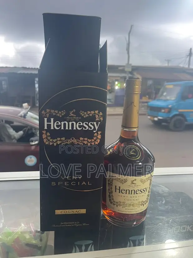 Hennessy VS Cognac - 1