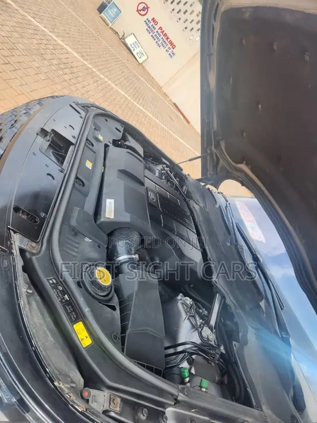 Land Rover Range Rover Vogue 2018 Gray - 1