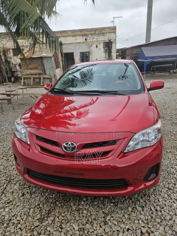 Toyota Corolla 2013 Red - 1
