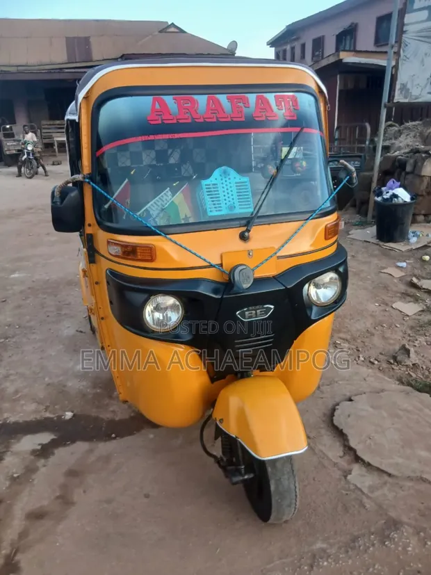 Bajaj RE 2026 Yellow - 1