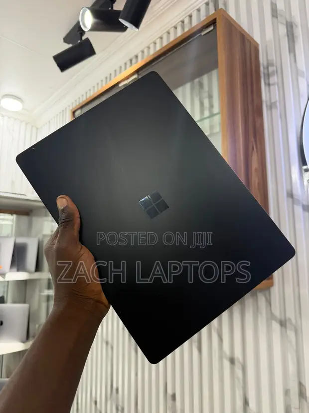 Microsoft Laptop 8GB RAM Intel Core i5 SSD 256GB - 1