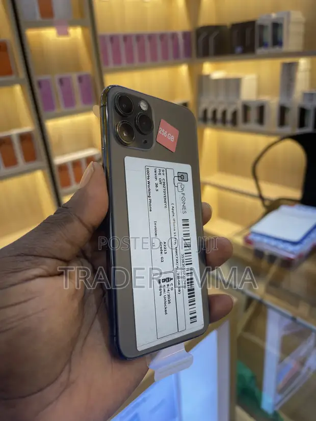 Apple iPhone 11 Pro 256GB Gray - 1
