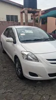 Toyota Belta 2010 White - 4