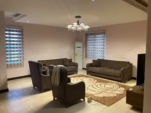 4 Bedroom House for Rent in Lakeside Community 5