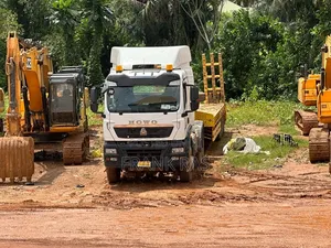 HOWO Low Bed Truck with Trailer