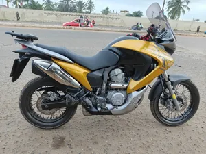 Honda Transalp XL 700cc 2014