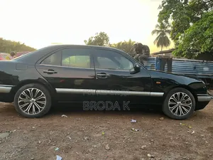 Mercedes-Benz E 220 1998 Black