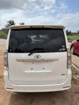 Toyota Voxy V 4WD 8-Seater 2010 White - 1
