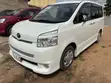 Toyota Voxy V 4WD 8-Seater 2010 White - 2