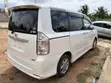 Toyota Voxy V 4WD 8-Seater 2010 White - 3