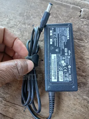 Toshiba Laptop AC Adapter 19V