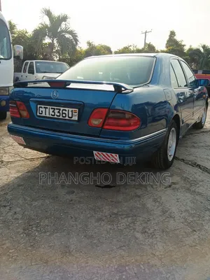 Mercedes-Benz 220E 2000 Blue