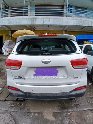 Kia Sorento Rear Windscreen (2016-2019)