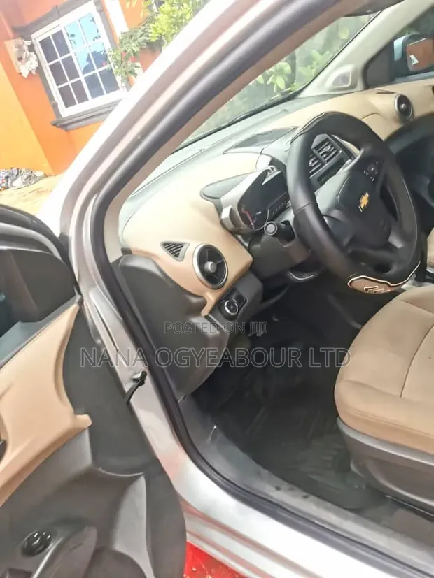 Chevrolet Sonic 2014 Silver - 1