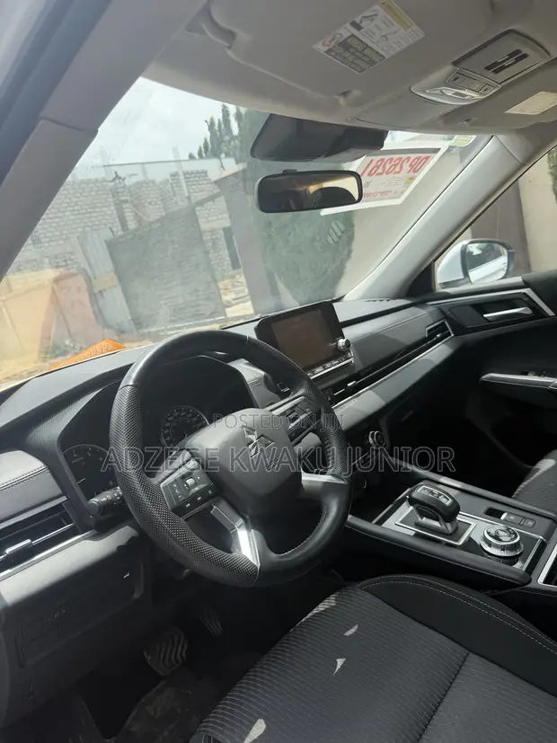 2023 Mitsubishi Outlander SEL White - 1