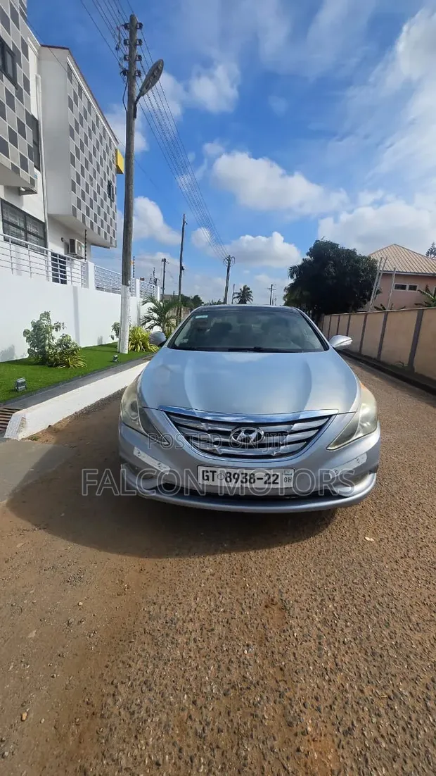 Hyundai Sonata 2013 Silver - 1