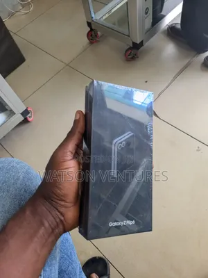 New Samsung Galaxy Z Flip6 256GB Purple