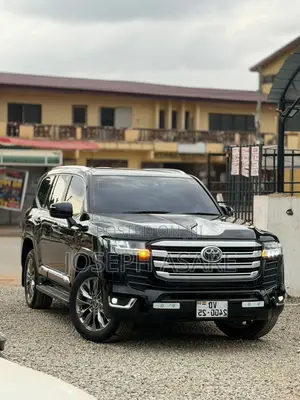 Toyota Land Cruiser GXR 2022