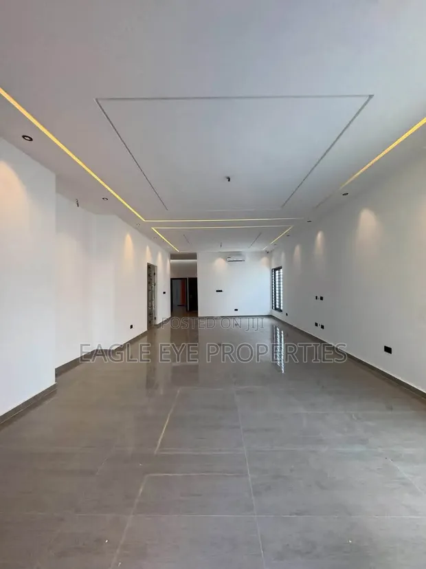3 Bedroom Ensuite House for Sale in Lakeside Estate - 1
