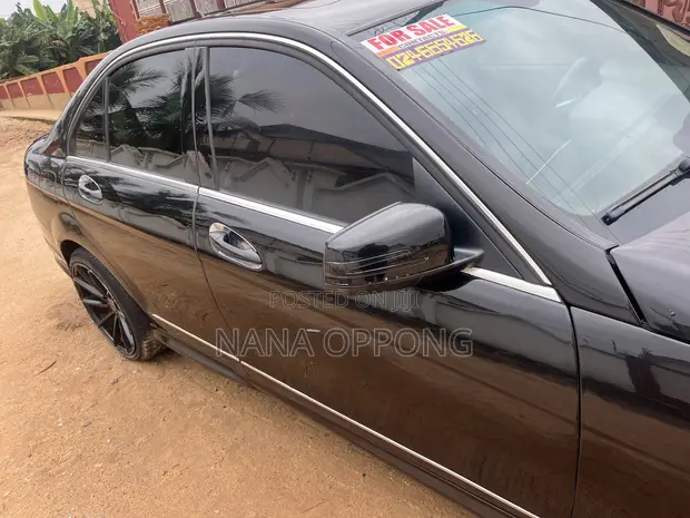 Mercedes-Benz C250 2017 Black - 1