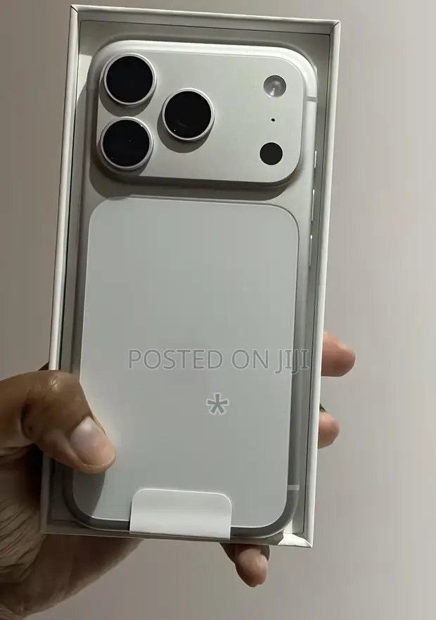 Apple iPhone 17 Pro Max 256GB Silver - 1