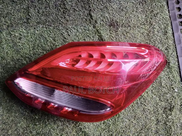 2015-2018 Mercedes-Benz C-Class (W205/C300) Taillight - 1