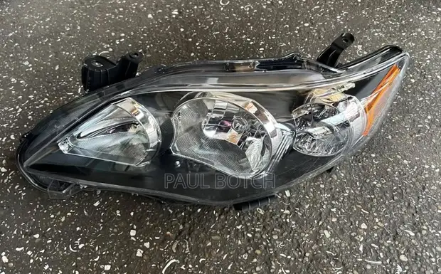 2011-2013 Toyota Corolla Headlight - 1