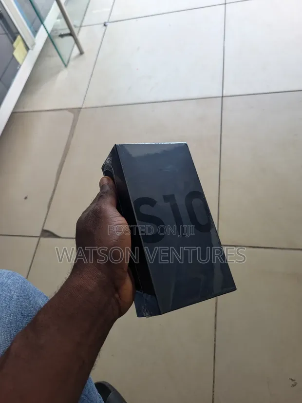 New Samsung Galaxy S10 128GB Black - 1