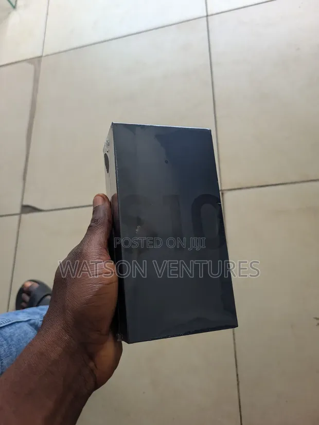 New Samsung Galaxy S10 128GB Black - 1