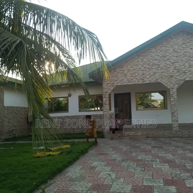 4 Bedroom House for Sale in Amasaman - 1