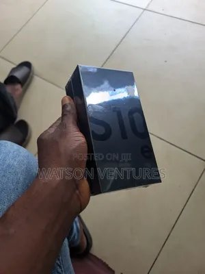 New Samsung Galaxy S10e 128GB Blue