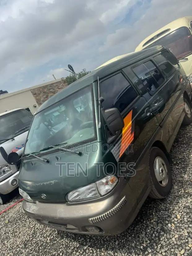 Hyundai H-100 2004 Green - 1