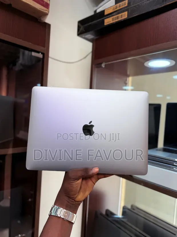 Apple MacBook Pro 2020 M1 16GB RAM 256GB SSD - 1