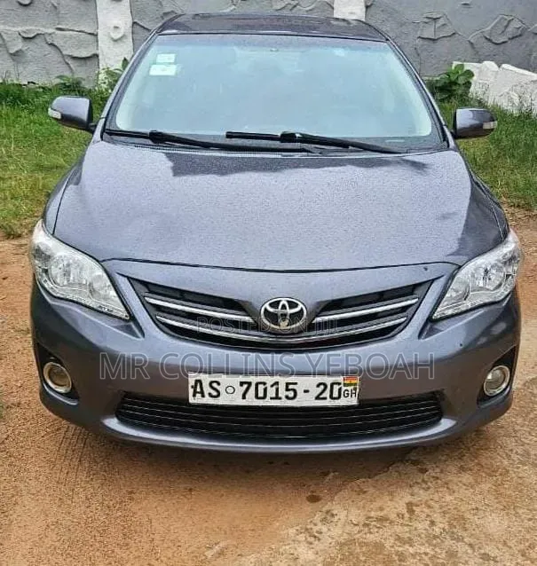 Toyota Corolla 2013 Gray - 1