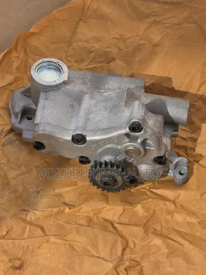 Engine Oil Pump for VW Golf, Jetta, Tiguan 1.8L/2.0L Turbo
