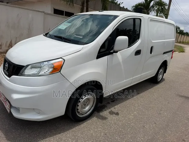 Nissan NV200 2017 White - 1