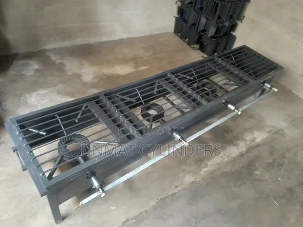 Commercial 4 Burner Gas Stove with Grill - 1
