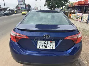 2016 Toyota Corolla LE Sedan