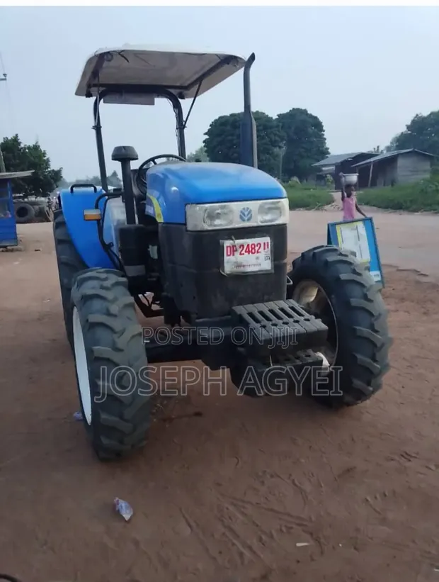 Shanghai New Holland SNH704 Tractor - 1