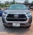 Toyota Hilux 2020 Gray - 2