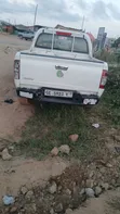 Isuzu D-MAX 2002 White - 2