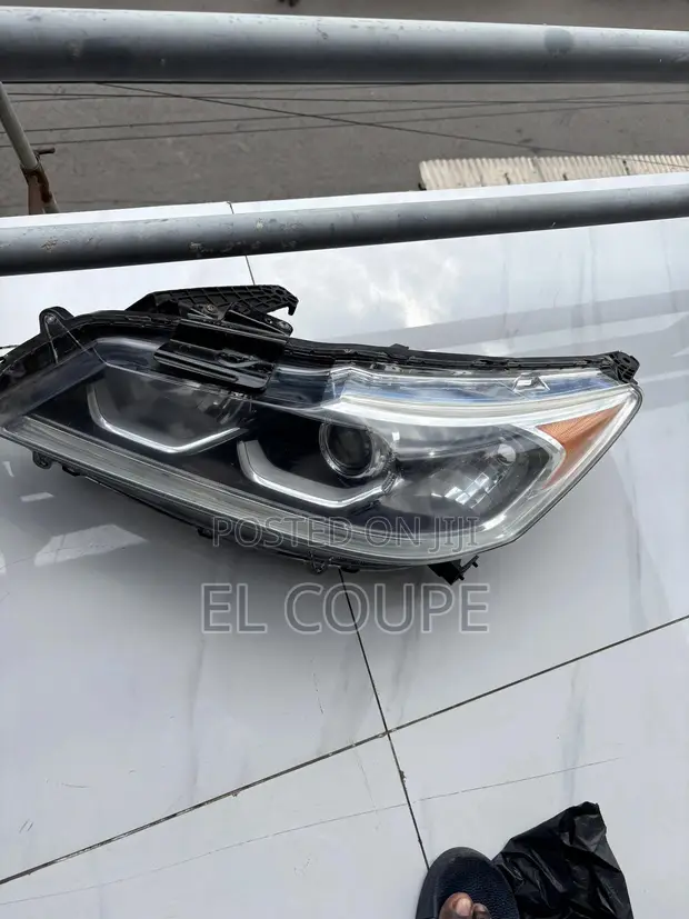 Honda Accord Headlight (2012-2017) - 1