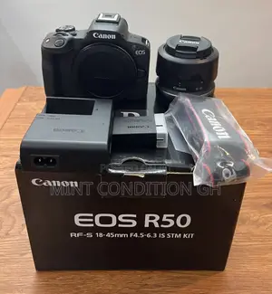 Canon EOS R50 with RF 18-45mm f/4.5-6.3 IS STM Kit Lens