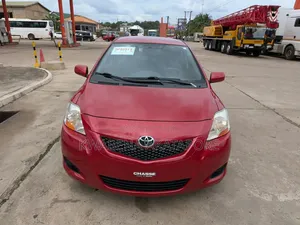 2012 Toyota Yaris SE Hatchback 5dr Red